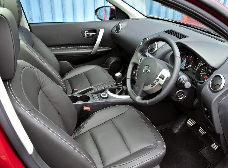  Nissan Qashqai +2 2009 года  (UK) (фото 3 из 5)